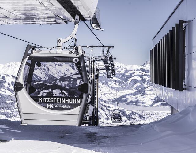 The new 10-passenger mono-cable gondola – consisting of 123 cabins and taking just twelve minutes to rise to the top – will be able to transport as many as 2800 people per hour. | © Kitzsteinhorn