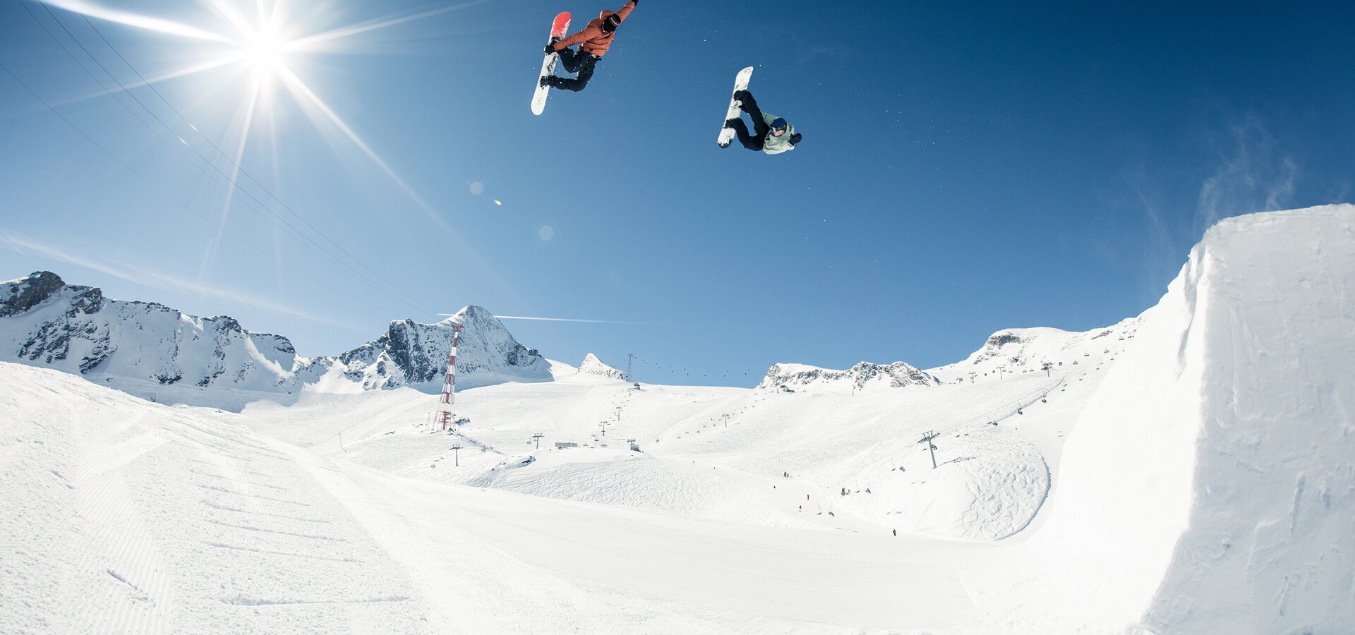 Freestyle Action im Snowpark Kitzsteinhorn | © Kitzsteinhorn