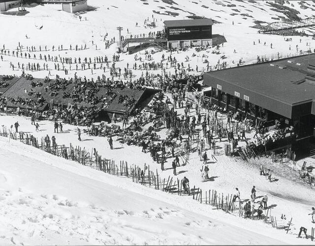 The Alpincenter is the city of a high alpine town | © Kitzsteinhorn