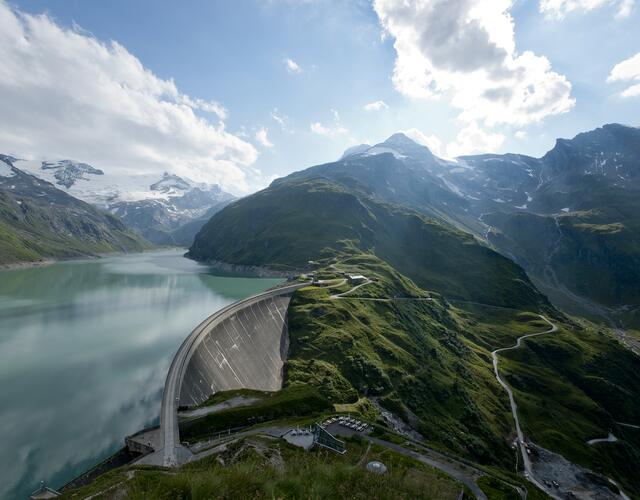 The Kaprun high mountain reservoirs, including the two reservoirs "Wasserfallboden" and "Mooserboden", at about 2,040 metres above sea level | © Kitzsteinhorn