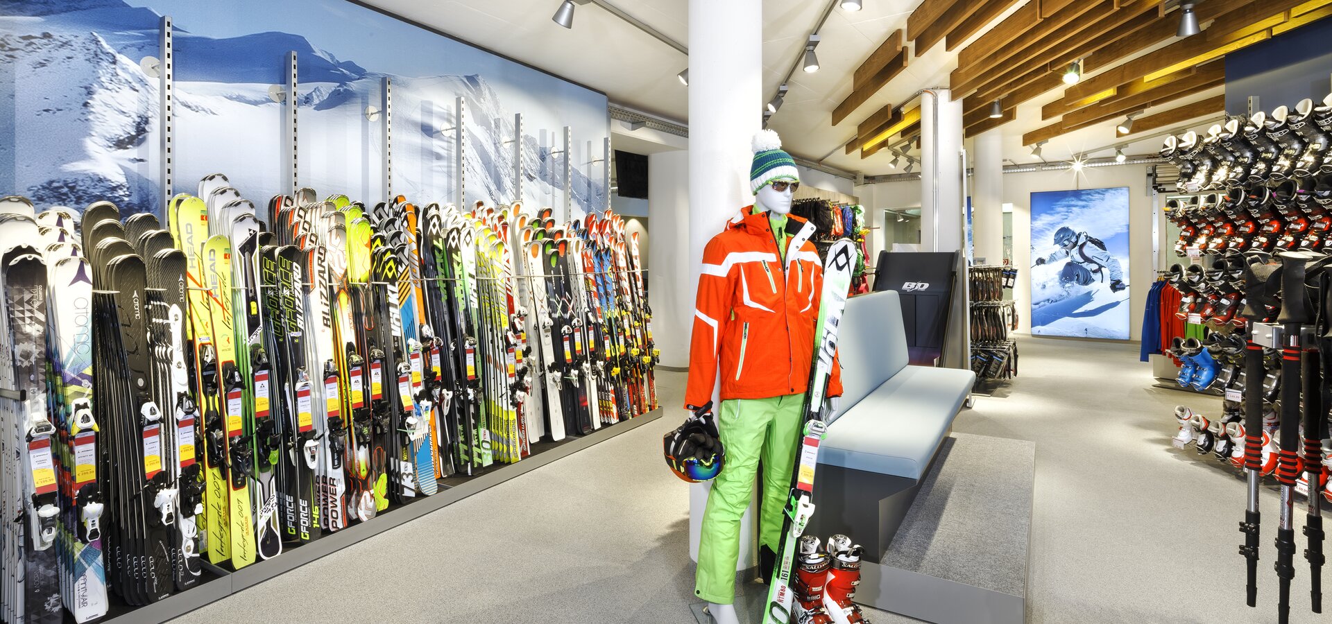  In Kaprun, you will find a wide selection of sports shops and ski-rental businesses with expert staff | © Kitzsteinhorn