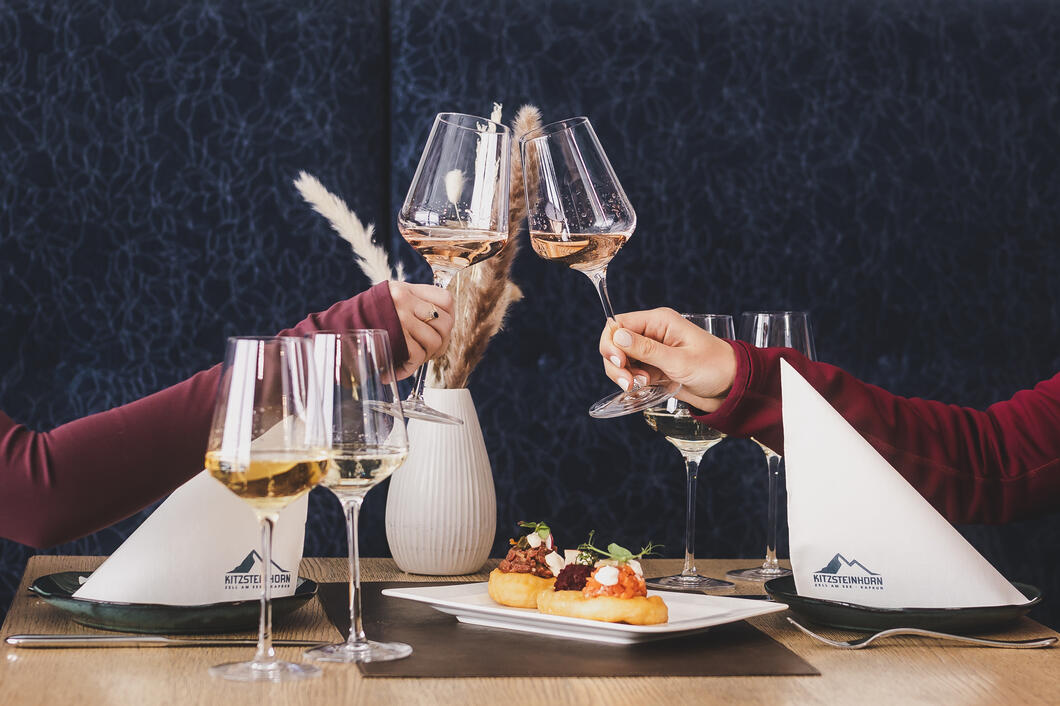 Wine Flight & Tapas Delight am Kitzsteinhorn  | © Stefanie Oberhauser