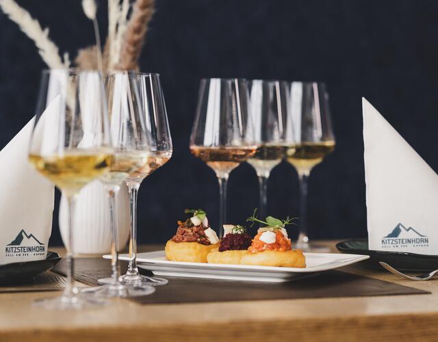 Wine Flight & Tapas Delight am Kitzsteinhorn  | © Stefanie Oberhauser