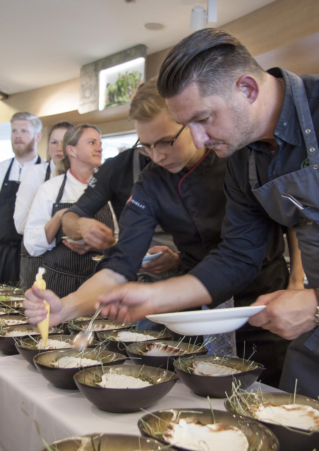 Jürgen Vigne und sein Team | © Gletscherbahnen Kaprun AG/Marion Hüttner Jürgen Vigne und sein Team vom Restaurant Pfefferschiff | © Gletscherbahnen Kaprun AG/Marion Hüttner