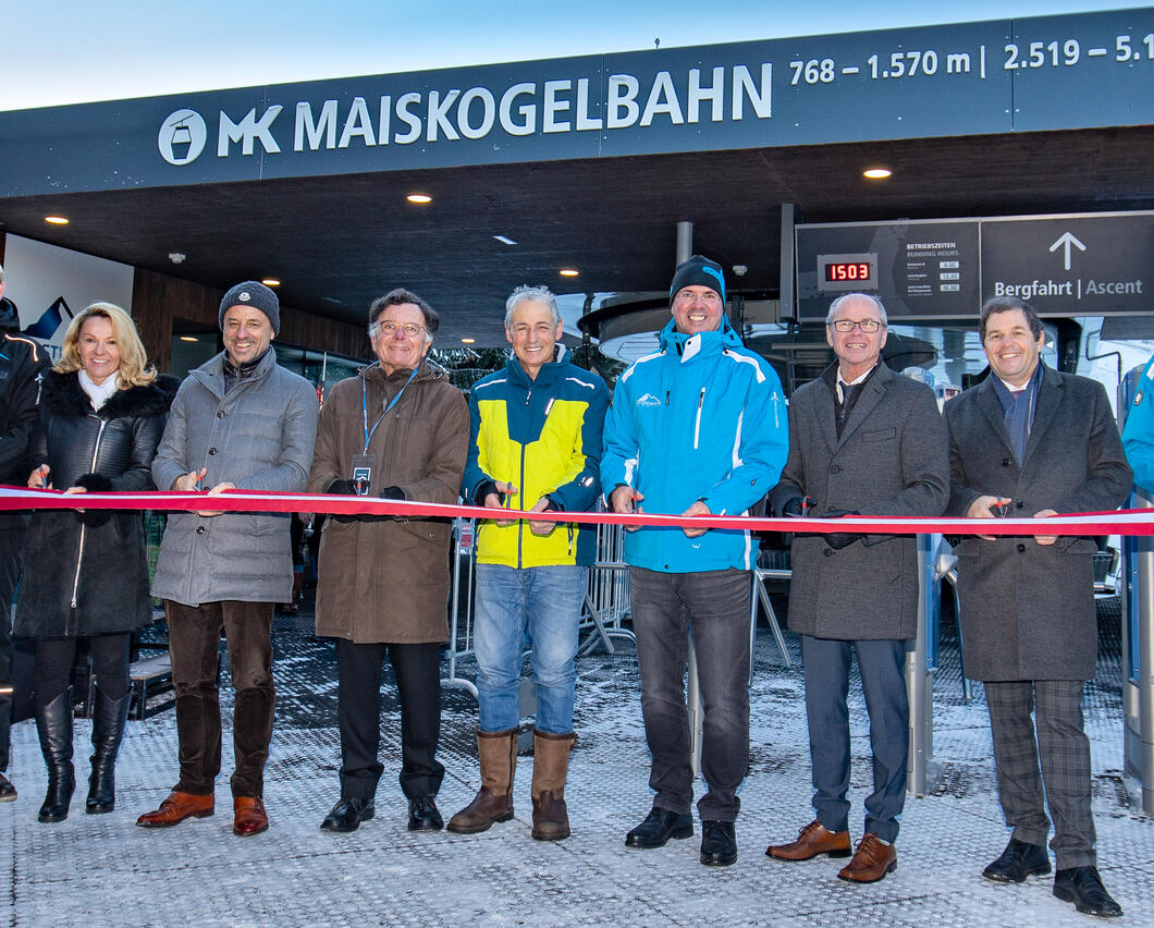 Eröffnung MK Maiskogelbahn | © Kitzsteinhorn/Nikolaus Faistauer v.l.n.r. Mag. Renate Ecker (Geschäftsführerin Zell am See–Kaprun Tourismus GmbH), Christoph Bründl (Obmann Tourismusverband Kaprun), Dr. Arno Gasteiger (Aufsichtsratsvorsitzender Gletscherbahnen Kaprun AG), Ludwig Mitteregger (Vizebürgermeister Kaprun), Ing. Norbert Karlsböck (Vorstand Gletscherbahnen Kaprun AG) , Landeshauptmann-Stellvertreter Dr. Christian Stöckl, Manfred Gaßner (Bürgermeister Kaprun) | © Kitzsteinhorn/Nikolaus Faistauer