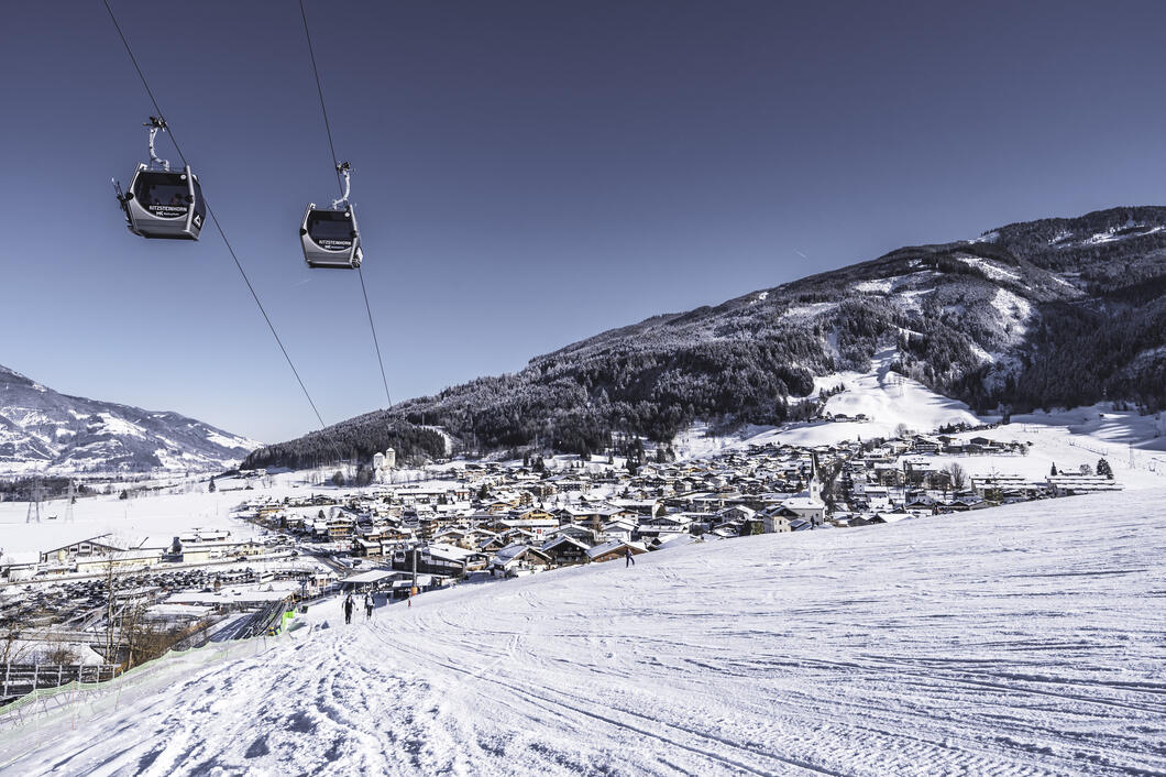 Die Verbindung vom Maiskogel zum Kitzsteinhorn wird mit der Eröffnung der 3K K-onnection im November 2019 geschaffen. Damit beginnt in Kaprun eine neue Ära: Ski-in-Ski-out und 100% Schneesicherheit sind garantiert.  | © Kitzsteinhorn