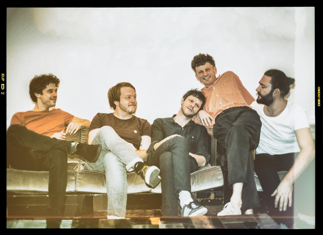 GRANADA | © Granada Die erfolgreiche österreichische Indie-Mundart-Band GRANADA stürmt nach Wolfgang Ambros und Die No. 1 vom Wienerwald die 3K-Opening-Bühne. Mit der beleuchteten MK Maiskogelbahn geht’s dann wieder zurück ins Tal. | © Granada