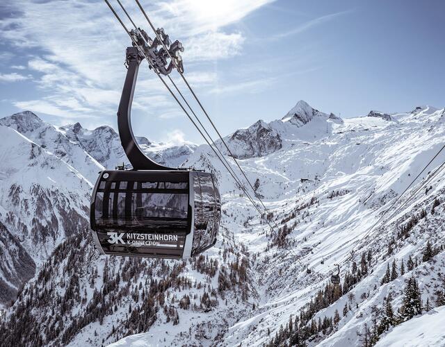 Am 30. November 2019 nimmt die 3K K-onnection ihren Betrieb auf und verbindet den Maiskogel mit dem Bereich Langwied am Kitzsteinhorn. Mit der Eröffnung der neuen 3K K-onnection, Salzburgs erster Dreiseilumlaufbahn, ist die Verbindung Kaprun - Maiskogel - Kitzsteinhorn endgültig geschlossen.  | © Kitzsteinhorn