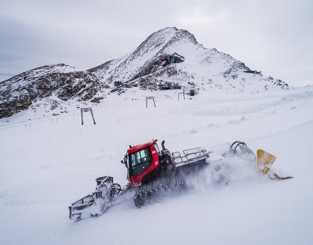 Die ersten frühen Schneefälle haben den Gletscher mit einer ersten Neuschneedecke eingehüllt. | © Kitzsteinhorn