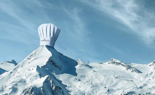 Schneebedeckter Berggipfel mit Kochmütze unter blauem Himmel | © Kitzsteinhorn 