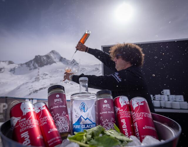 Red Bull Showbarkeeping | © Kitzsteinhorn