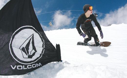 VOLCOM BANKED SLALOM | © Theo Acwoth VOLCOM BANKED SLALOM | © Theo Acwoth