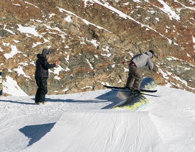 Downdays Snowpark Tour am Kitzsteinhorn 