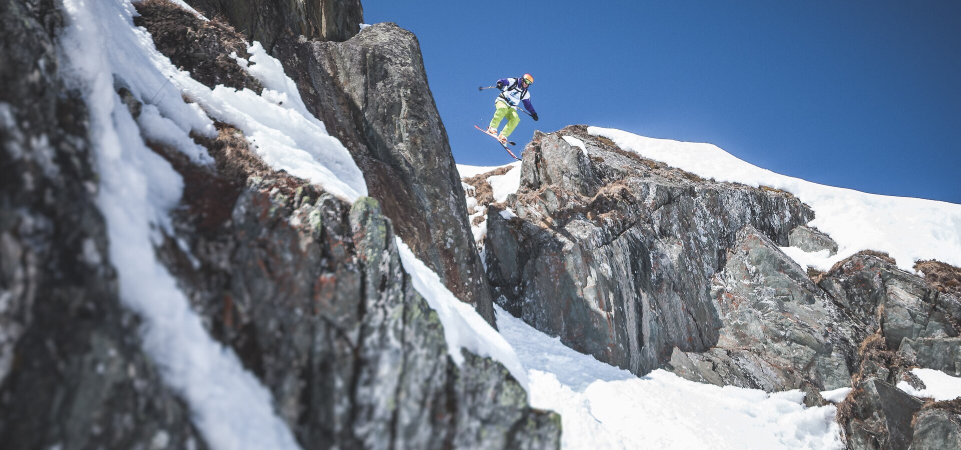 3* qualifier competition for valuable scores in the Freeride World Tour: Spectacular jumps and runs from international freeriders | © Kitzsteinhorn