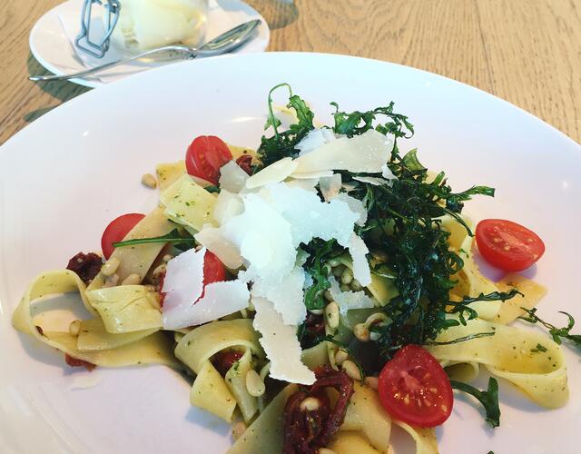Bandnudeln mit Rucola und Tomaten | © Kitzsteinhorn