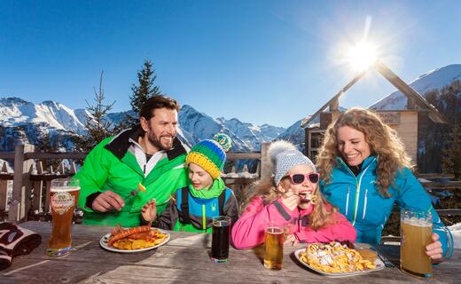We are a 3rd generation family business and proud of serving only home-made austrian food | © Kitzsteinhorn