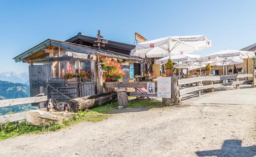 Cosy mountain restaurant with petting zoo in 1.545 m above sea level | © Kitzsteinhorn