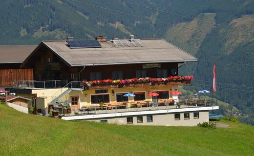 JAUSENSTATION STANGERBAUER (1) | © Kitzsteinhorn The inn is known for its down-to-earth regional cuisine and the homemade cakes | © Kitzsteinhorn