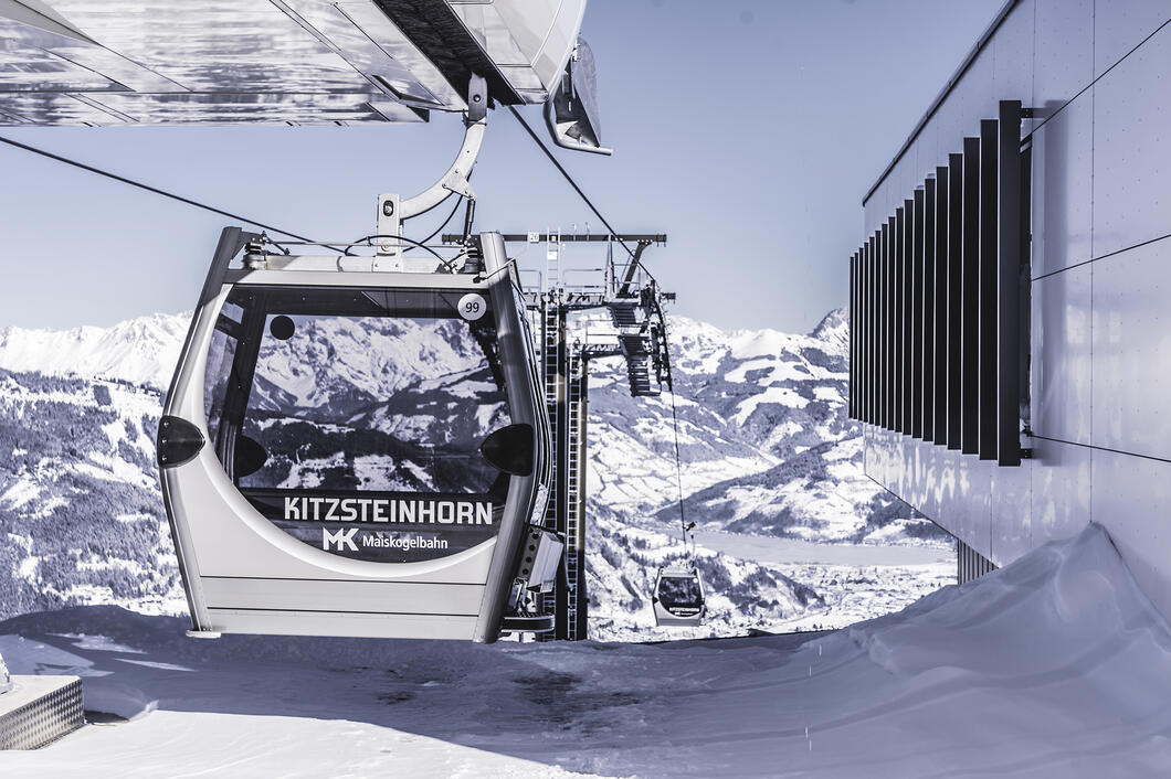 The new 10-passenger mono-cable gondola – consisting of 123 cabins and taking just twelve minutes to rise to the top – will be able to transport as many as 2800 people per hour. | © Kitzsteinhorn