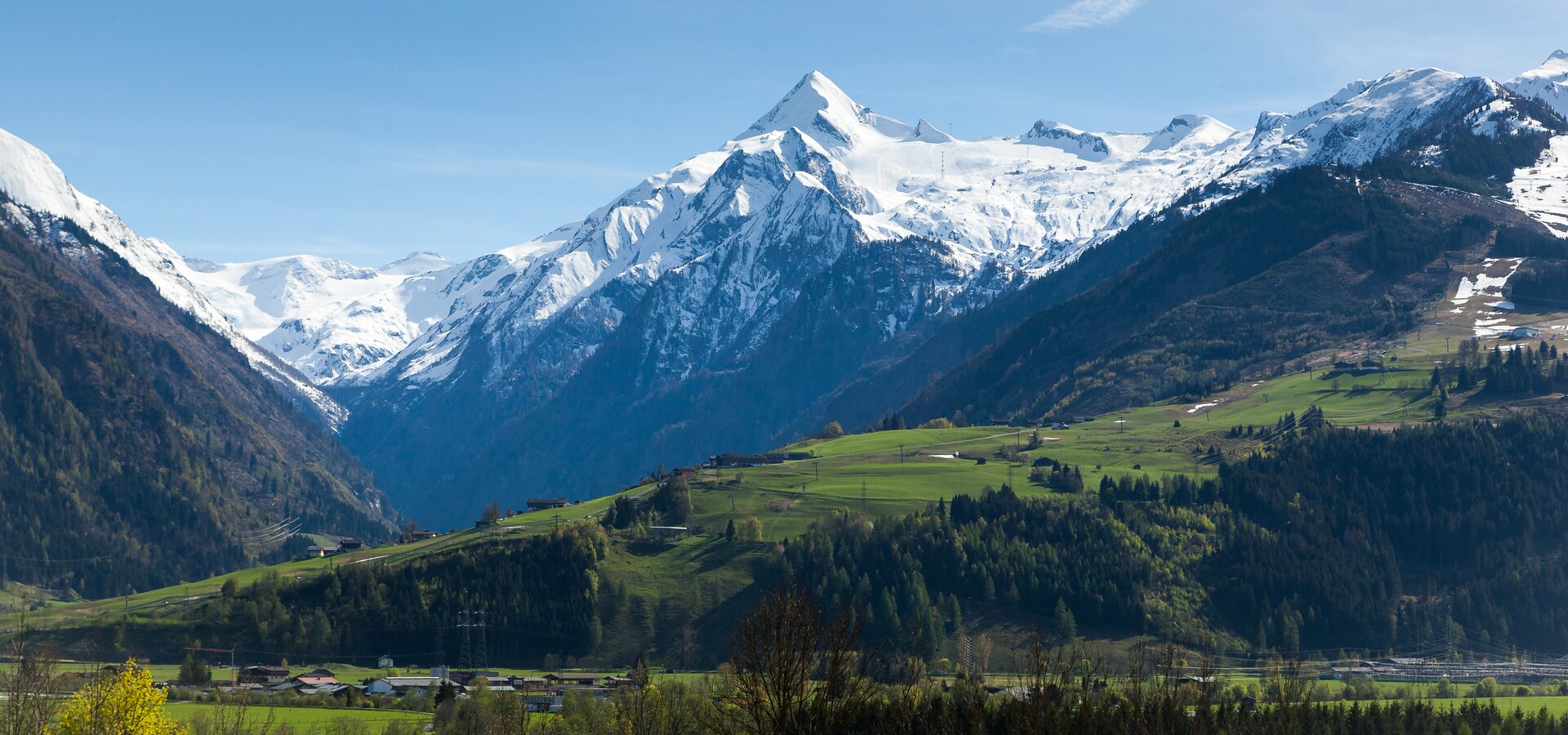 The Glacier Kitzsteinhorn together with the family mountain Maiskogel | © Kitzsteinhorn