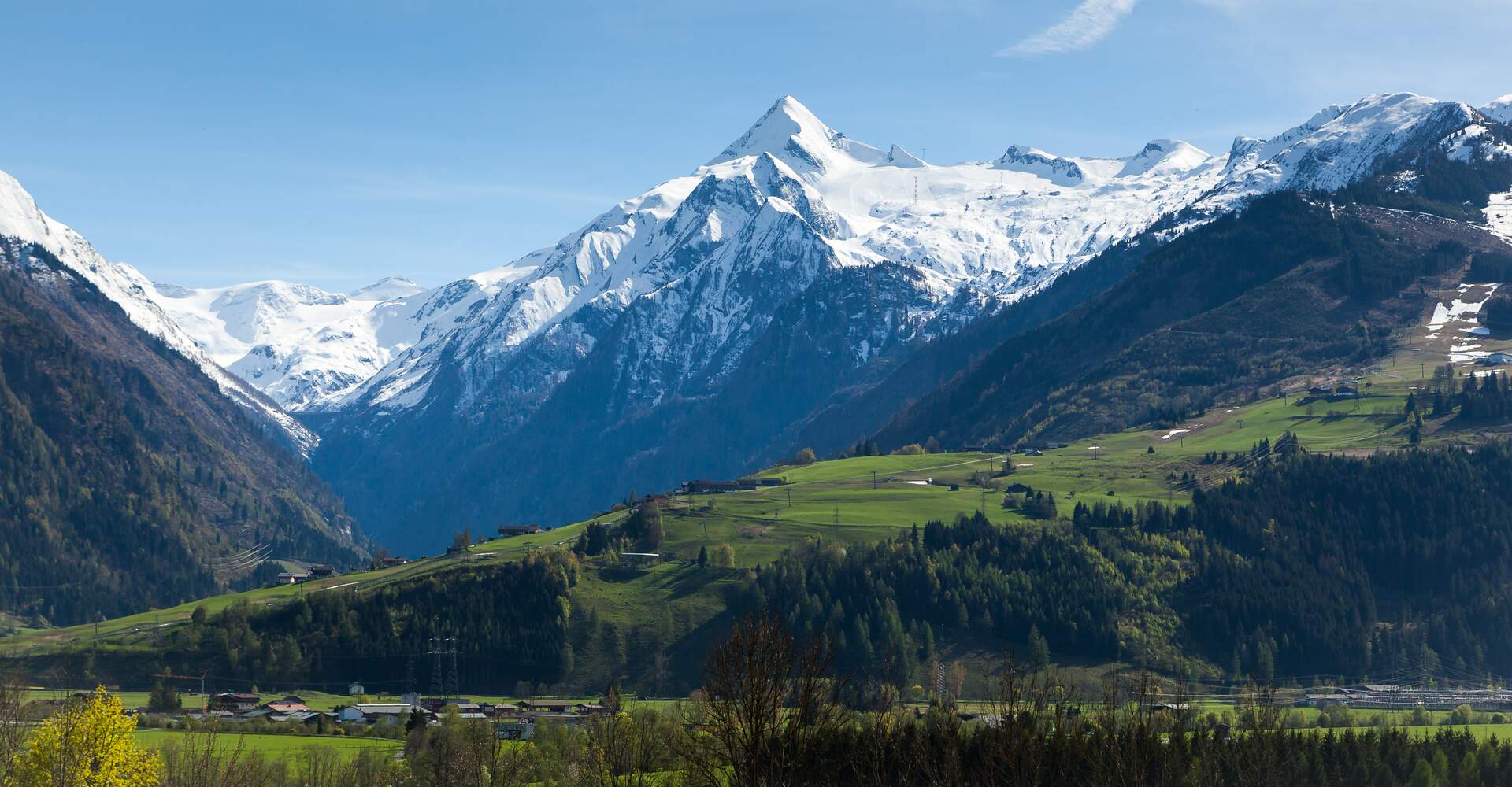 The Glacier Kitzsteinhorn together with the family mountain Maiskogel | © Kitzsteinhorn