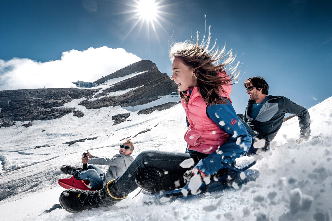 Rutschspass im Sommerschnee | © Kitzsteinhorn