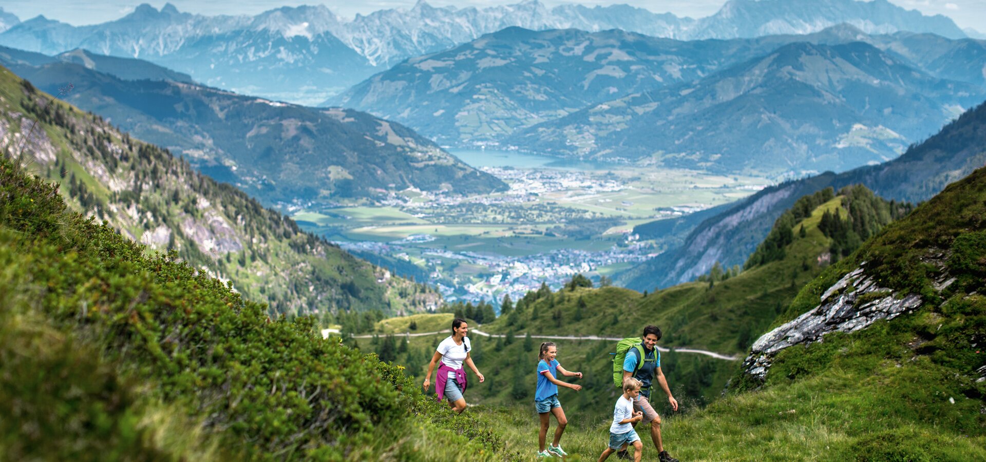 Entdecke die vielfältige hochalpine Flora und einzigartige Ausblicke  | © Kitzsteinhorn