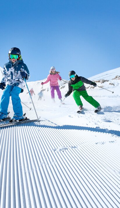 Auf den weiten Gletscherhängen des Kitzsteinhorns finden Familien die perfekten Bedingungen für den Winterurlaub | © Kitzsteinhorn