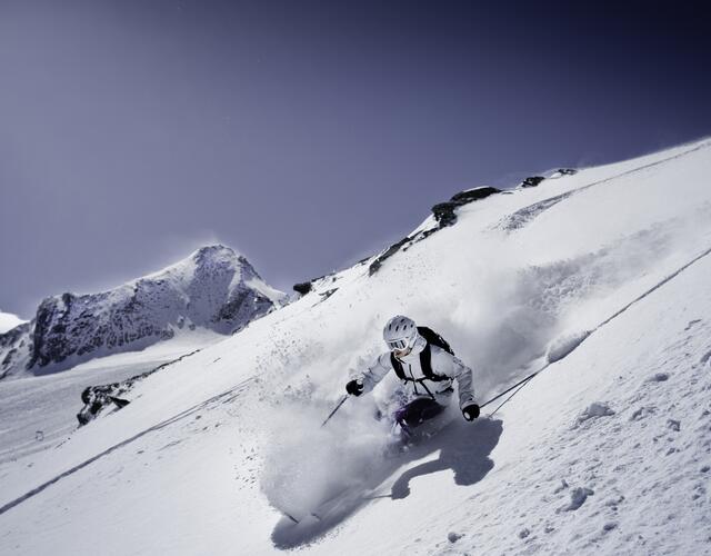 Dank der schneesicheren Höhenlage des Kitzsteinhorns zieht es die Freerider bereits im Frühwinter hinauf auf den Gletscher | © Kitzsteinhorn