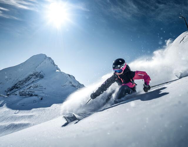 Skiing and freeriding with snow guarantee at the glacier ski area Kitzsteinhorn | © Kitzsteinhorn