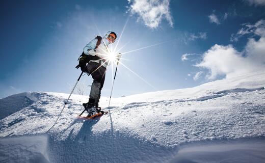 SCHNEESCHUHWANDERN | © Kitzsteinhorn Jeden Mittwoch: geführte Tour mit den Schneeschuhen vom Alpincenter zum ICE CAMP presented by Audi quattro | © Kitzsteinhorn