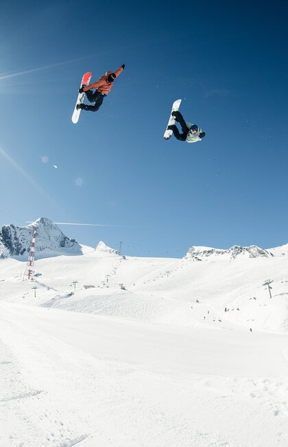 Freestyle Action at the Snowpark Kitzsteinhorn | © Kitzsteinhorn