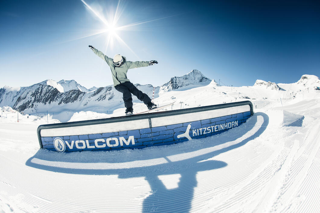 Freestyle action in three snow parks and one superpipe at the Kitzsteinhorn | © Kitzsteinhorn