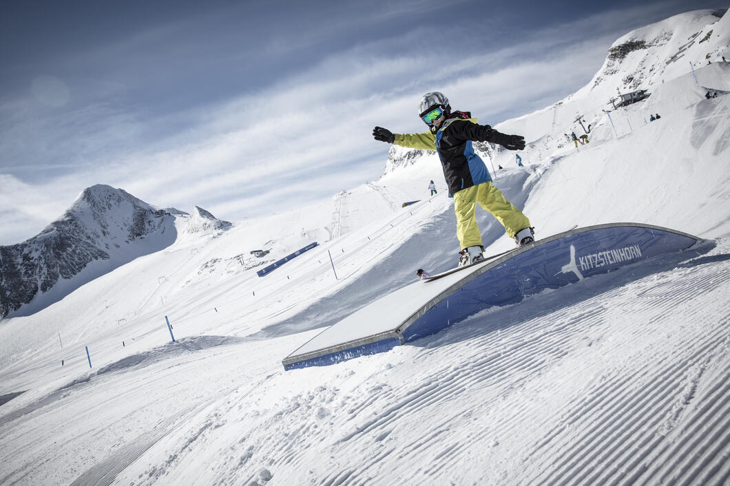 SNOWPARK KIDS | © Kitzsteinhorn Abwechslungsreiche Easy-, Medium- und Pro-Lines. | © Kitzsteinhorn