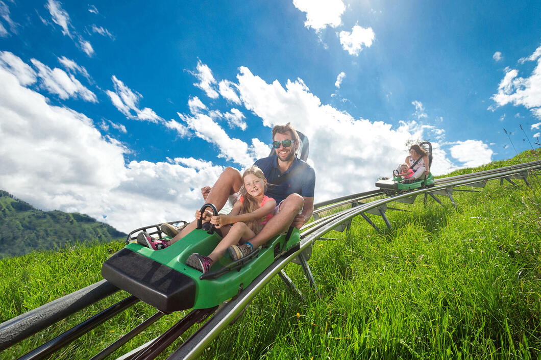 MAISI FLITZER SOMMER | © Kitzsteinhorn Alpine Coaster: Spaßgarantie für den Familienurlaub in Zell am See–Kaprun | © Kitzsteinhorn
