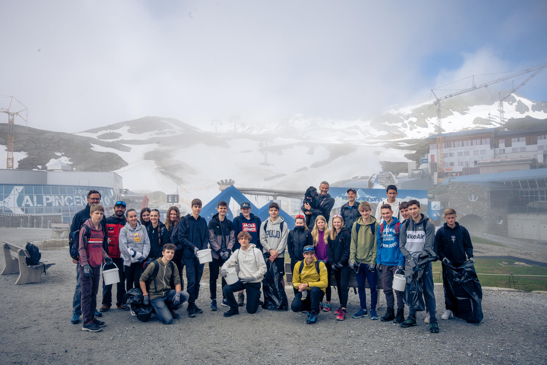 Müllsammelaktion Umweltbaustelle Alpenverein am Kitzsteinhorn | © Edith Danzer