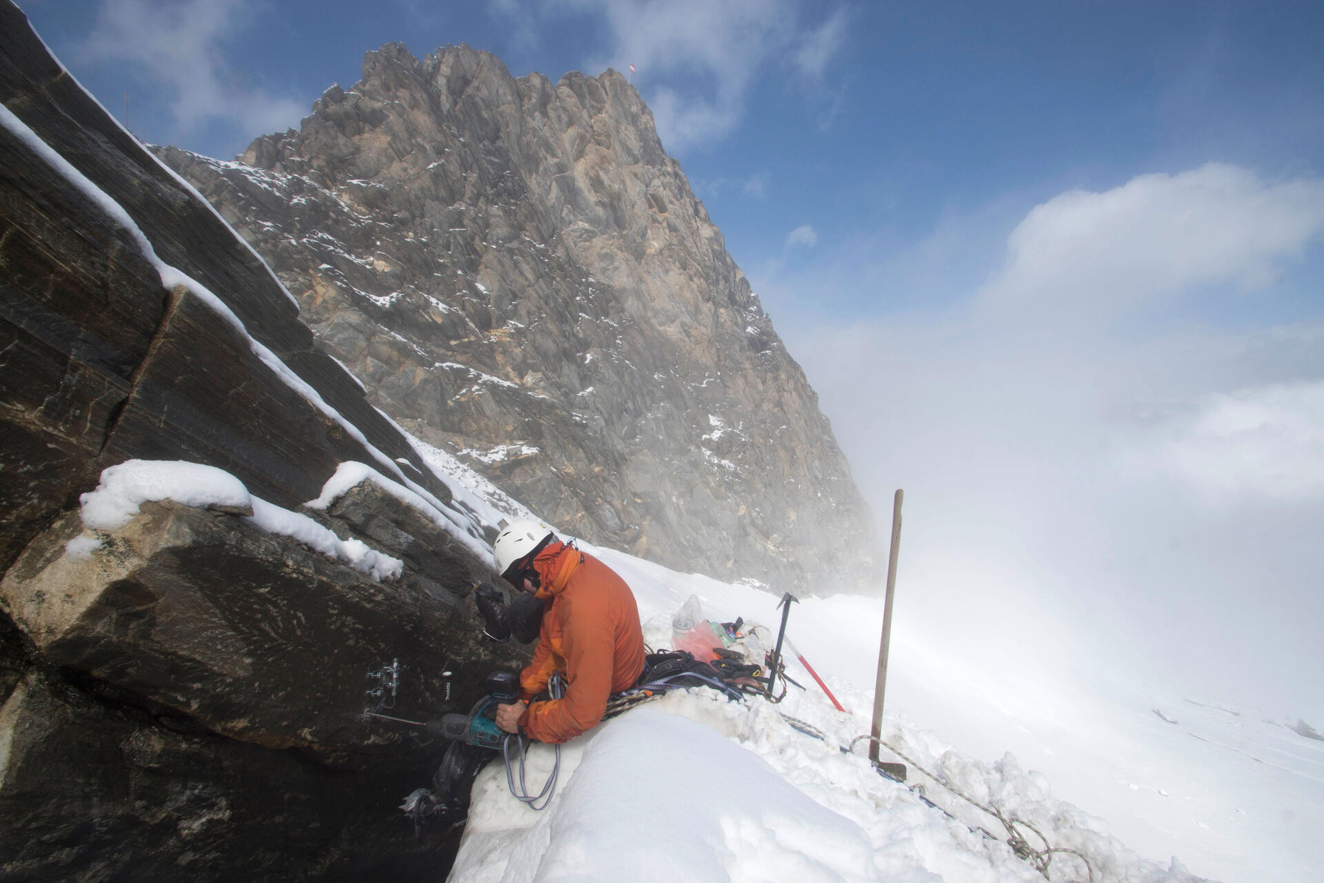 Einbohrung Temperatursensoren | © Georesearch Einbohrung Temperatursensoren | © Georesearch