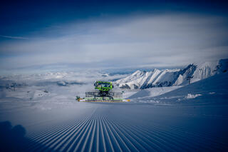 Der Pistenbully hinterlässt feinsten Feinripp | © Edith Danzer Der Pistenbully hinterlässt feinsten Feinripp | © Edith Danzer