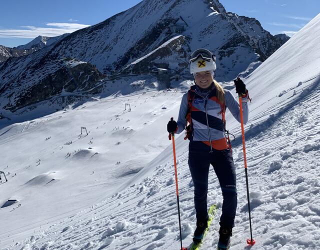 Sarah beim Training am Kitzsteinhorn | © Privat